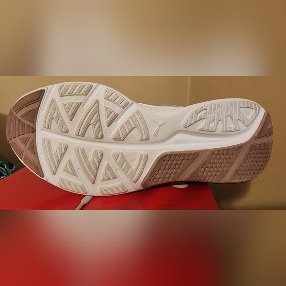 Puma Cell Vive Women's Running Shoe NIB 9 - Picture 6 of 7